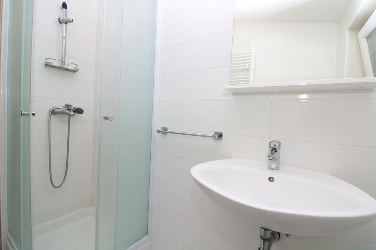 Double Rooms Jasna With Sea View Baška Exteriör bild